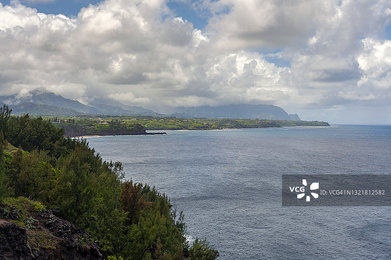 考艾岛崎岖美丽的北岸图片素材