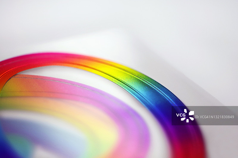 彩虹箔贴纸的抽象设计图片素材