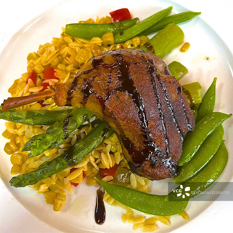 脆皮鸭主菜图片素材