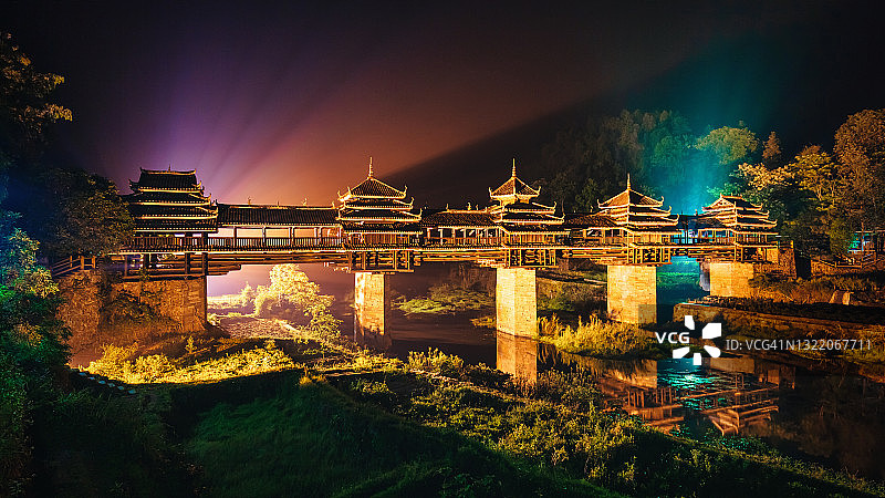 永济桥夜景全景，中国程阳风雨桥图片素材