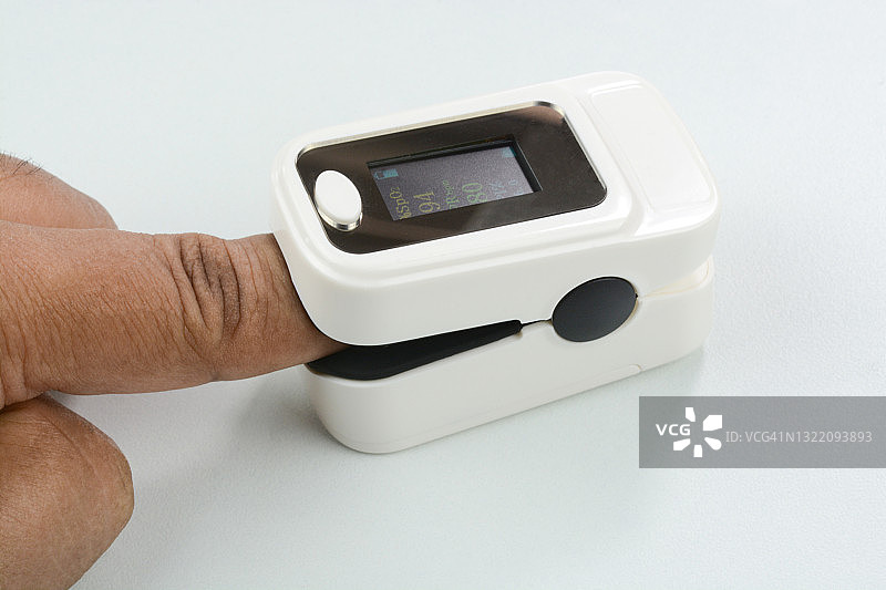 检查血氧饱和度图片素材