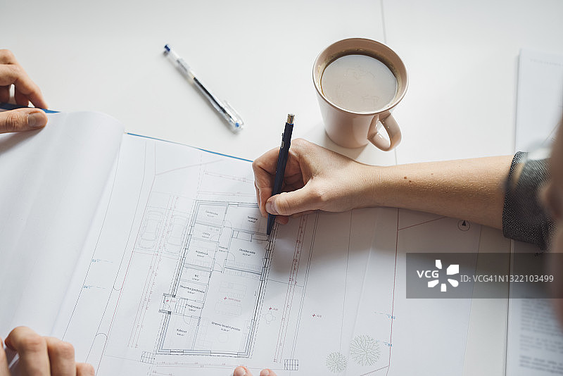 建筑师手绘蓝图图片素材