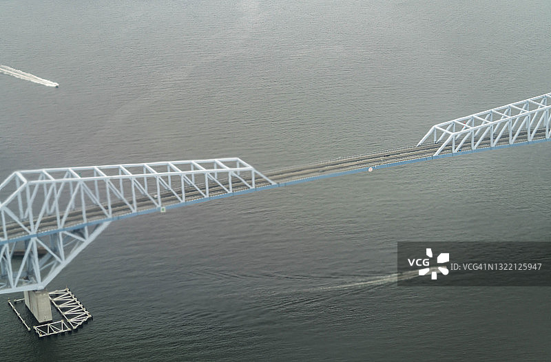 飞机航拍日本东京湾大桥图片素材