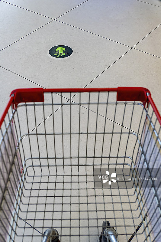 由超市购物车特写构成的抽象图案图片素材