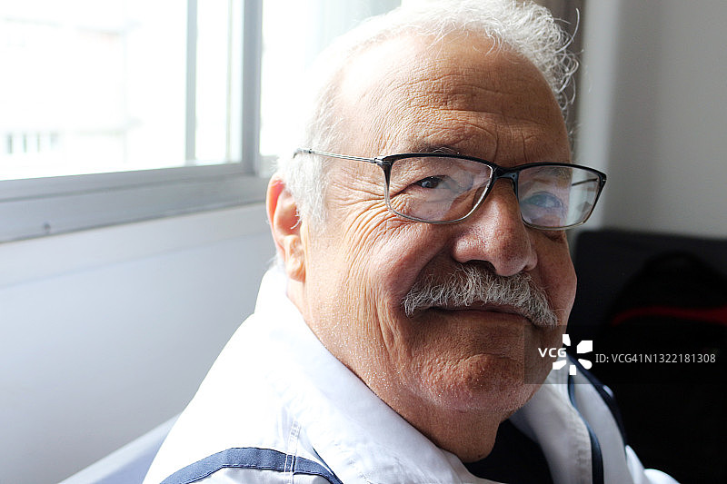 老龄化人像图片素材