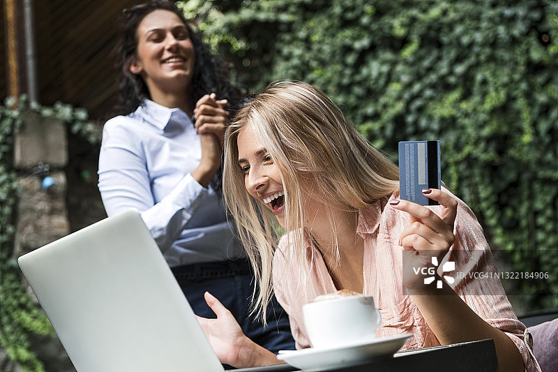 闺蜜网上购物图片素材