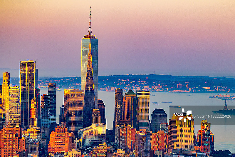 日出时分的世界贸易中心／自由塔图片素材