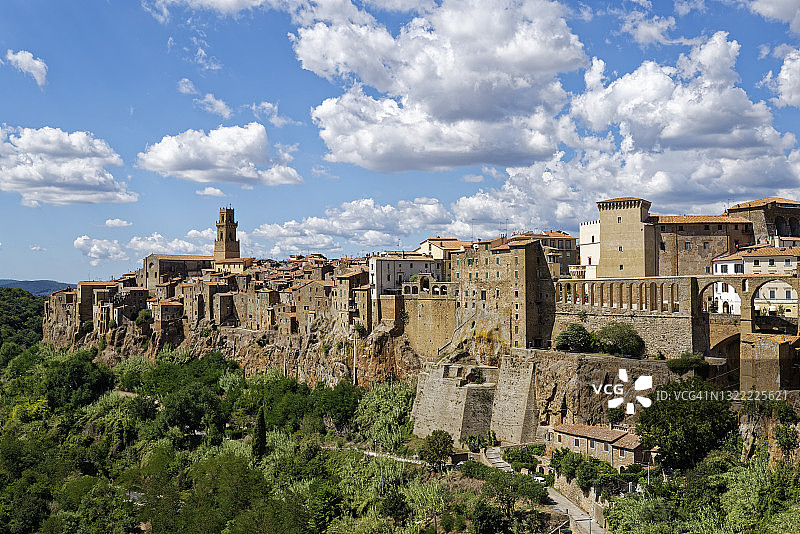 意大利托斯卡纳皮蒂利亚诺古镇鸟瞰图片素材