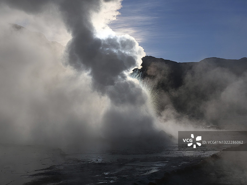 智利埃尔塔蒂奥地热间歇泉图片素材