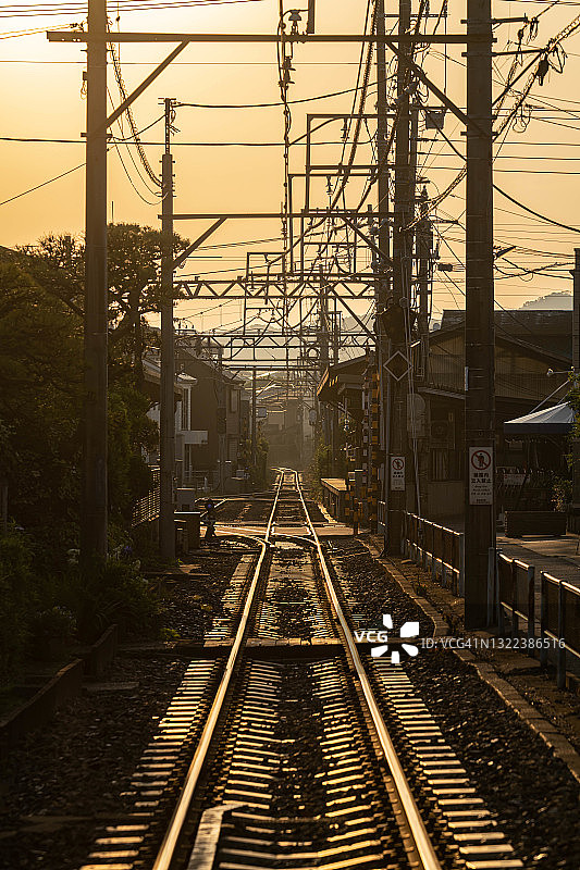 日本神奈川县的清晨铁路轨道图片素材