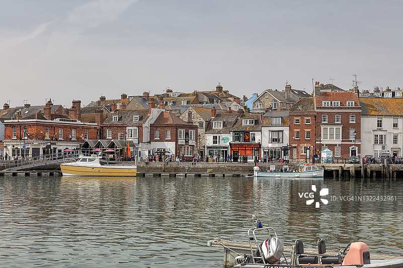 英格兰多塞特郡韦茅斯的历史海滨和旧港图片素材