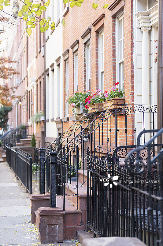 美国纽约市格林威治村的褐石房屋图片素材