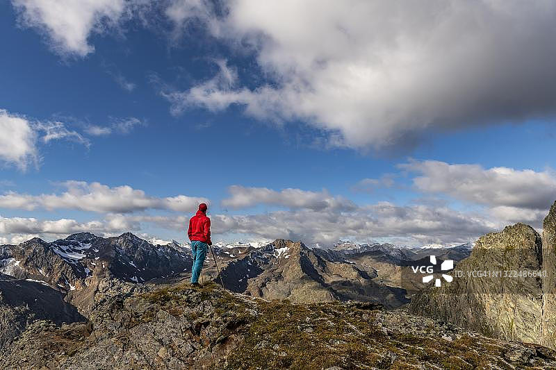 厄茨塔尔阿尔卑斯山登山者，奥地利蒂罗尔州图片素材