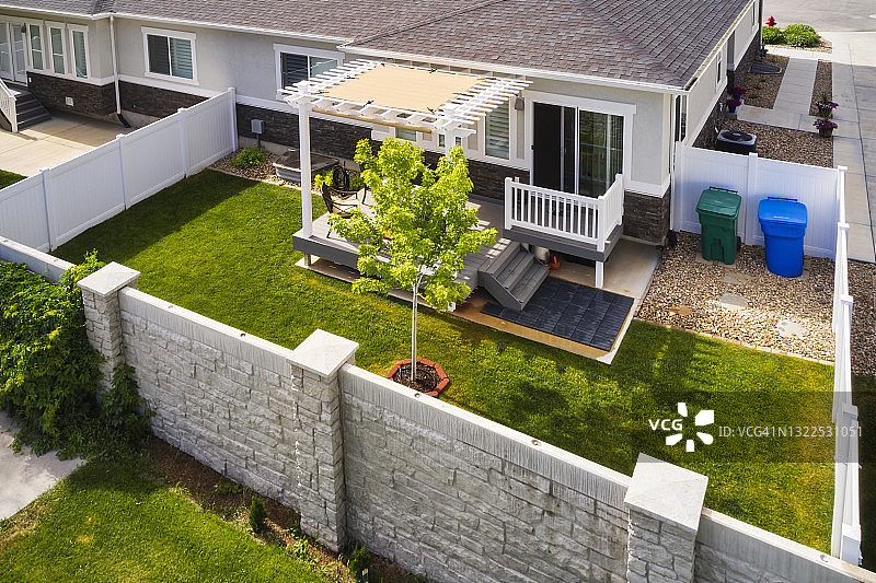 后院甲板和凉棚图片素材