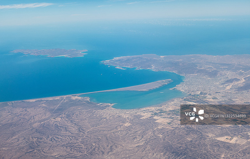 墨西哥拉巴斯和圣埃斯皮里图岛鸟瞰图图片素材