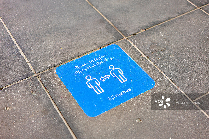保持社交距离-新冠肺炎图片素材