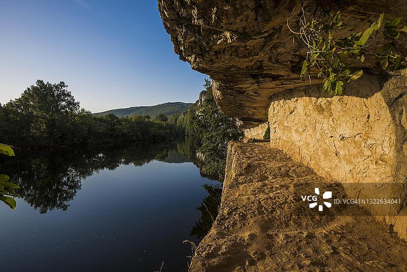 圣西尔克拉波皮的拖道，位于法国南部-比利牛斯洛特省图片素材