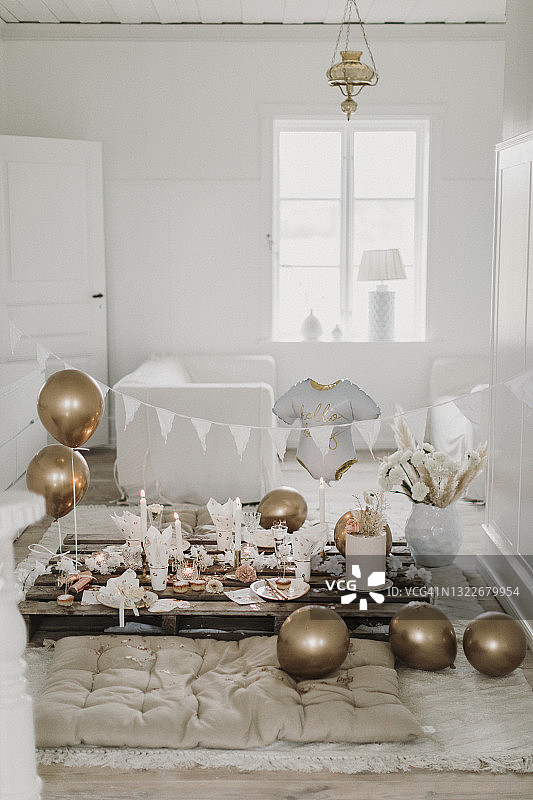 婴儿派对装饰房间图片素材