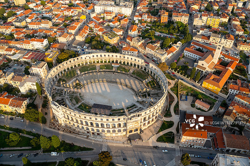 克罗地亚普拉竞技场日落鸟瞰图图片素材