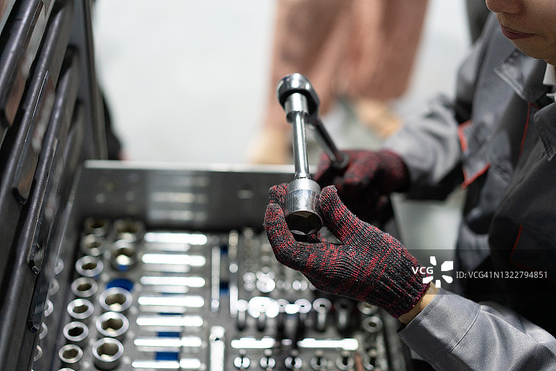 手持工具的维修技术员图片素材