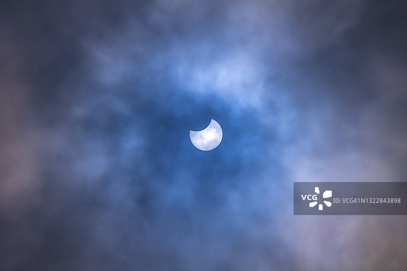 英国莫尔文看到的日偏食图片素材