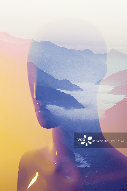 男人与自然景观的双重曝光图片素材