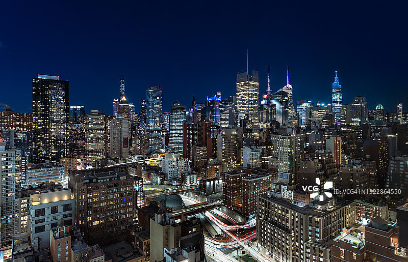 纽约曼哈顿中城天际线高角度景观图片素材