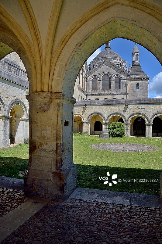 佩里格，圣弗龙大教堂的回廊，罗马天主教座堂图片素材