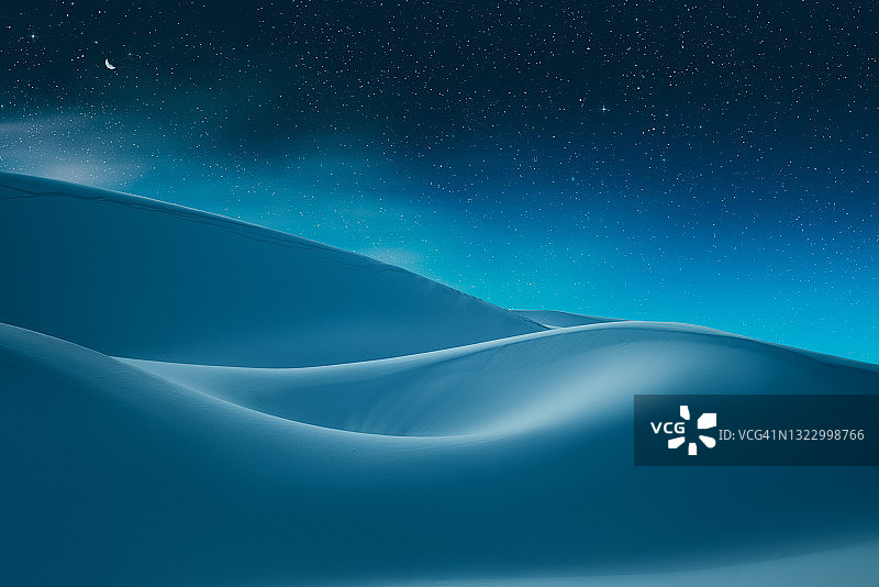 夜晚白雪覆盖的沙漠图片素材