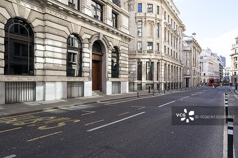 伦敦市中心的传统办公楼图片素材