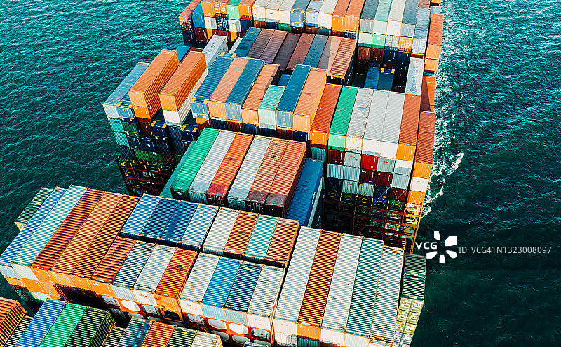 英国索伦特海集装箱船航拍日景照片图片素材