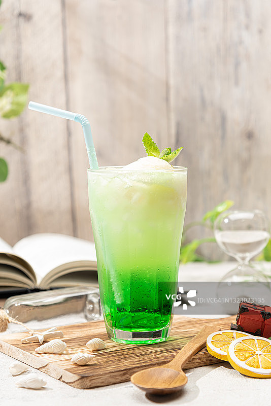 冰镇蜜瓜苏打水图片素材