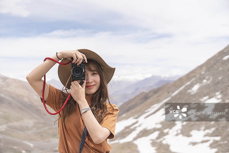 女人正在摄影图片素材