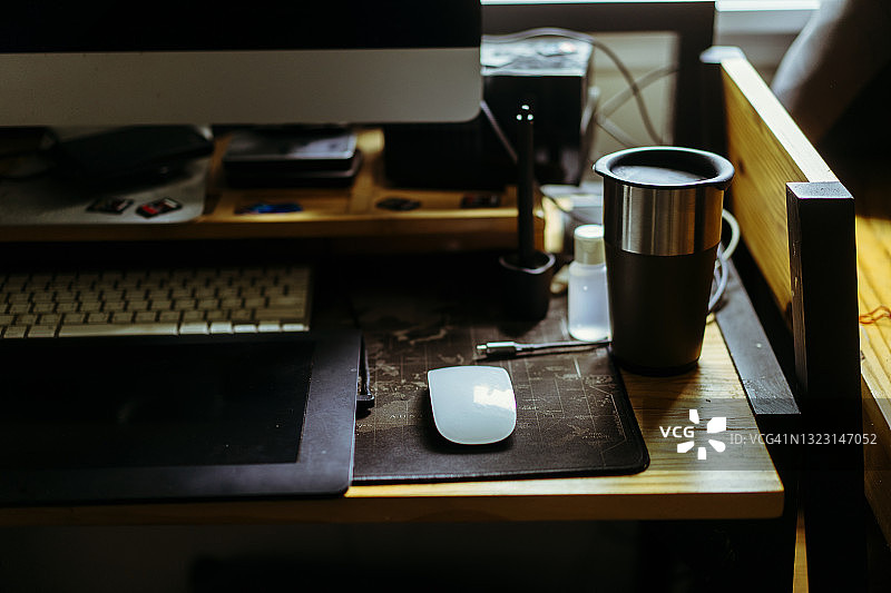 在家工作场景特写图片素材