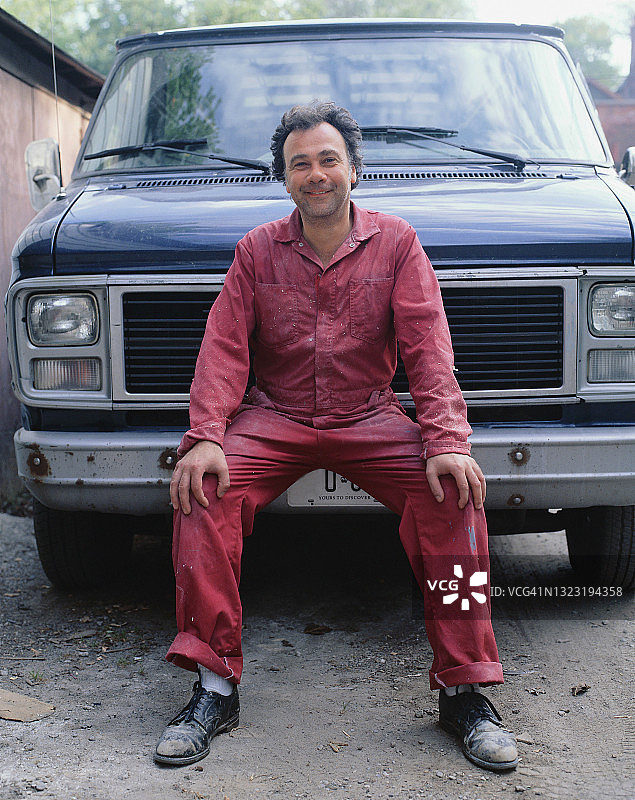 一位快乐的机械师图片素材