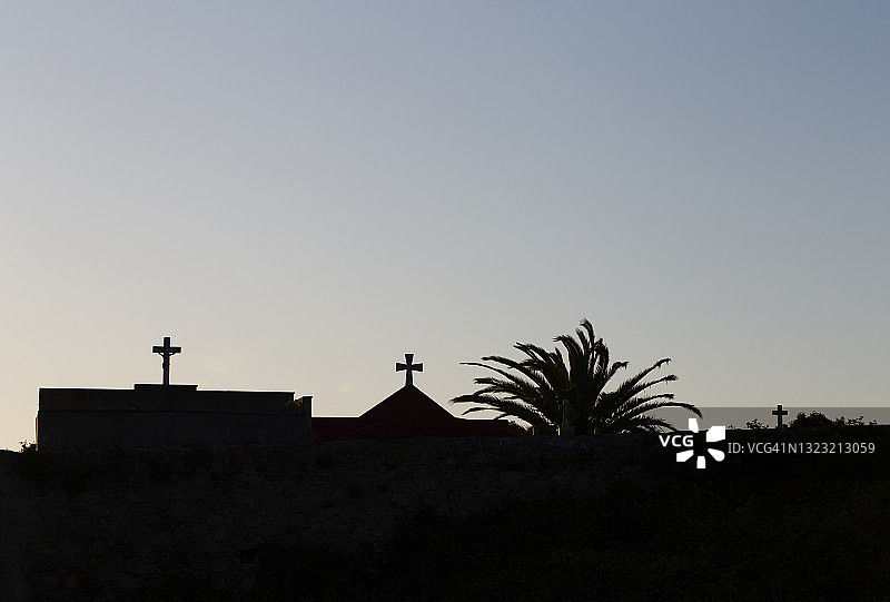 日落时分的圣马丁德拉斯普拉公墓图片素材