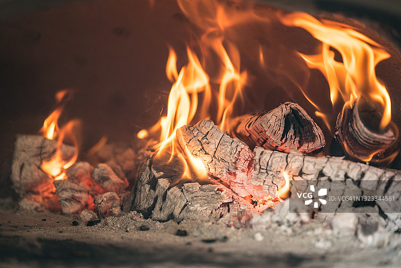 烤箱里的烧烤火焰图片素材