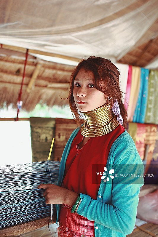 长颈克伦族年轻女子图片素材