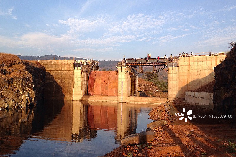 堤坝溢洪道图片素材
