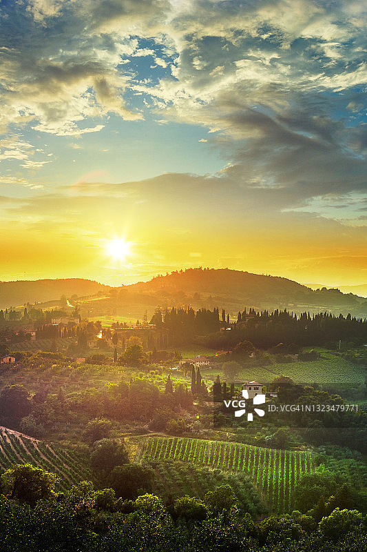 日出在托斯卡纳图片素材