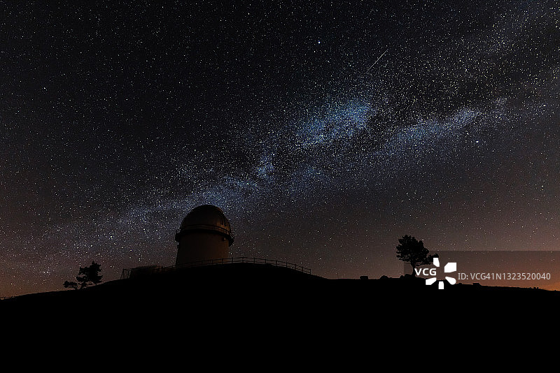西班牙哈瓦拉姆布雷天体物理观测站附近的社区图片素材