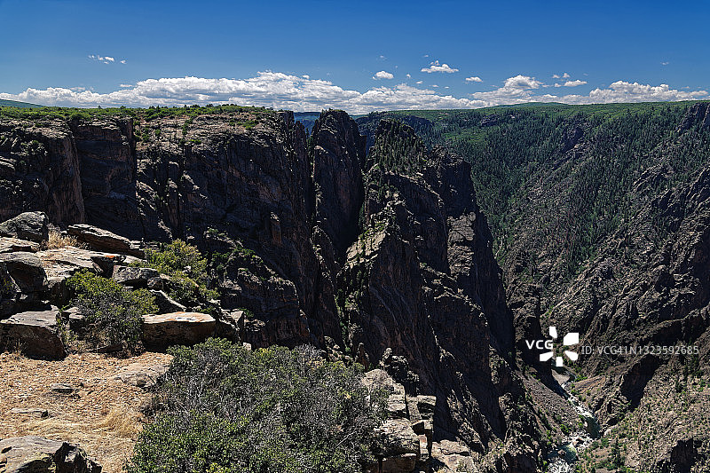 我们需要一次黑峡谷之旅！图片素材