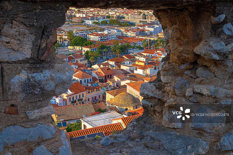 从附近城堡看纳夫普利奥古镇图片素材