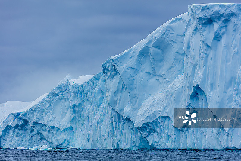 格陵兰岛迪斯科湾的巨大冰山图片素材