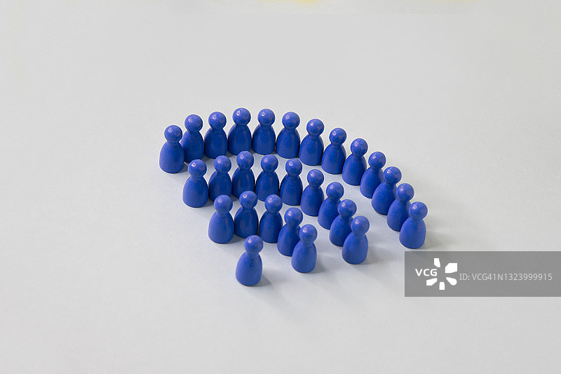 木制小雕像组成的Wifi符号静物图片素材