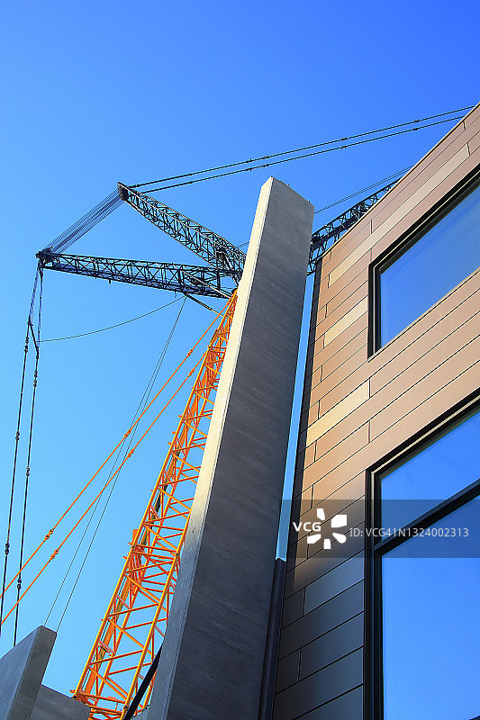 建筑工地中的起重机图片素材