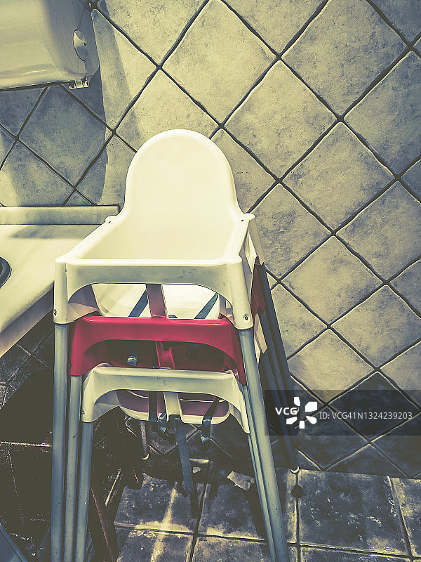 餐厅里的儿童椅图片素材