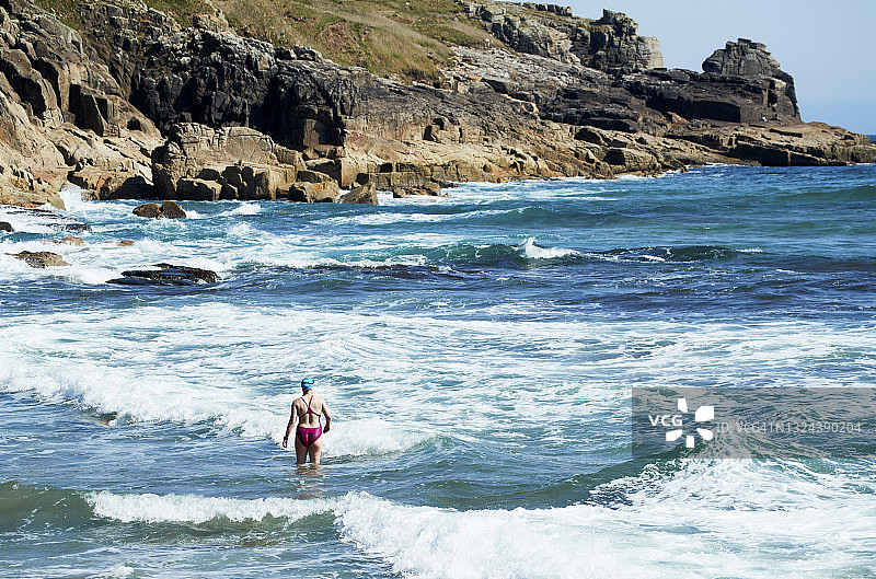 海中的女游泳者图片素材