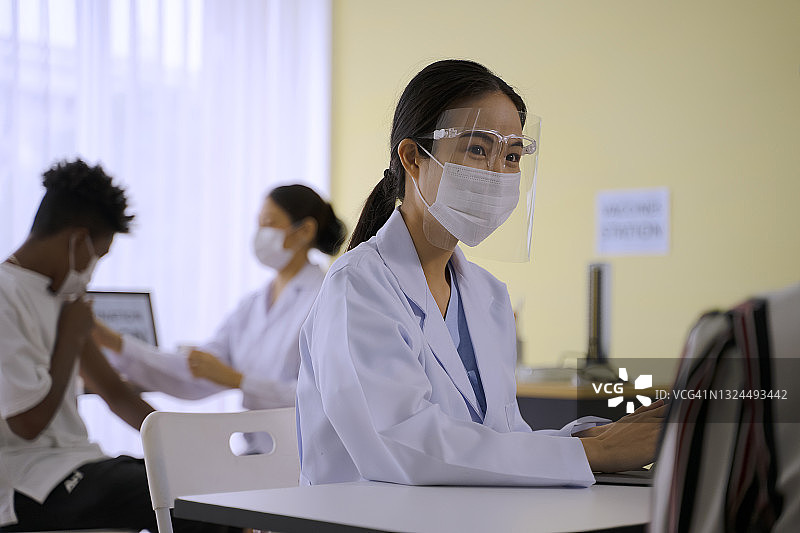 接种疫苗以预防新冠疫情。图片素材