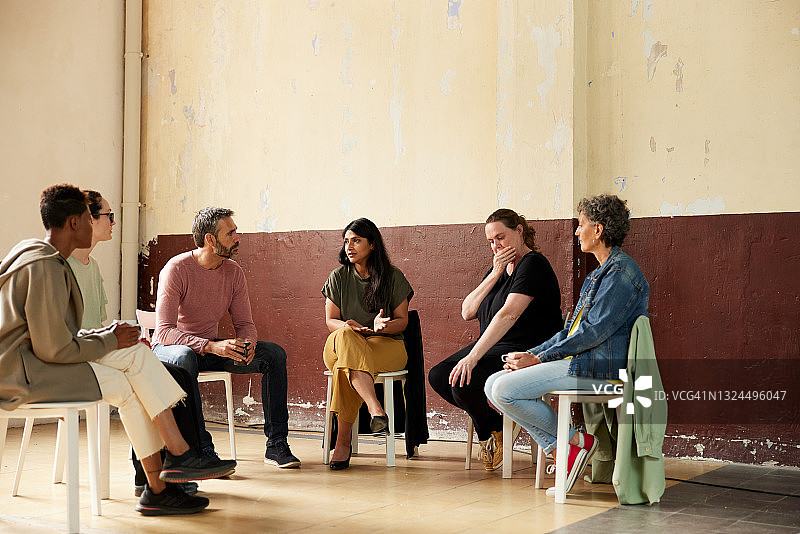 匿名戒酒会团体治疗图片素材